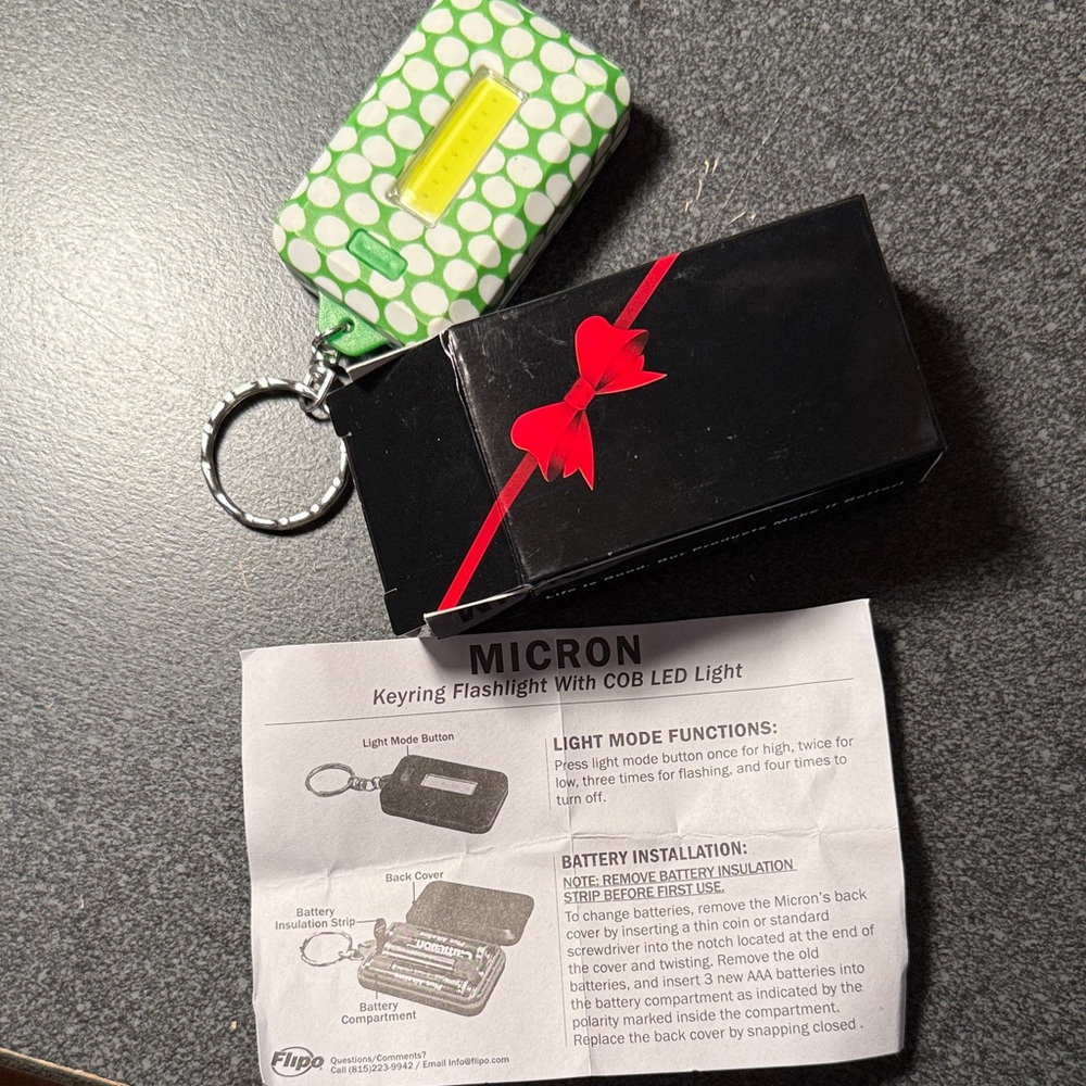 Micron keyring Flashlight with COB light green polka dot Flipo New in Box